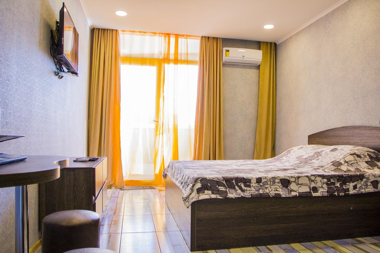 Apartament Denis In Apart-Otel Residenc Batumi Esterno foto