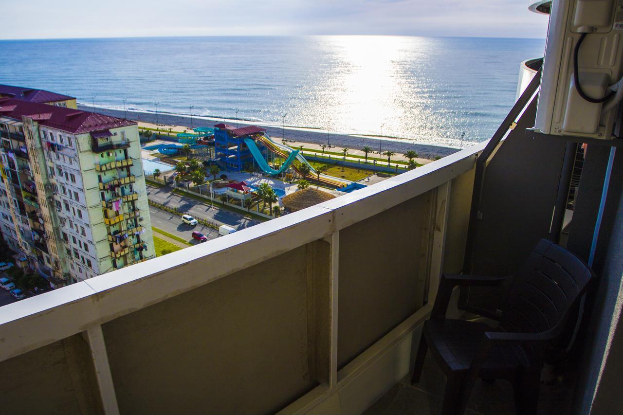 Apartament Denis In Apart-Otel Residenc Batumi Esterno foto